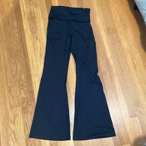 Offline by Aerie The Hugger Foldover Flare Hi-Rise with Pockets